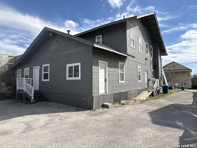 Image 3 of 17 For 1137 Ashby Pl W 6