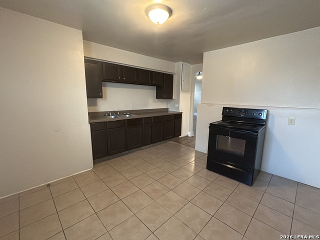 Image 4 of 17 For 1137 Ashby Pl W 6