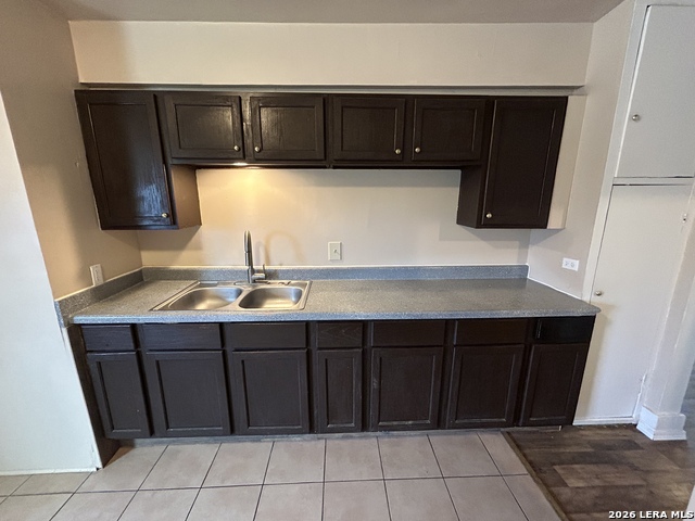 Image 6 of 17 For 1137 Ashby Pl W 6