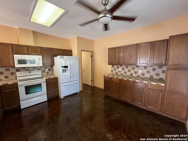 Image 10 of 36 For 7339 Hunters Land