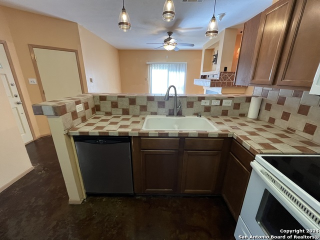 Image 12 of 36 For 7339 Hunters Land