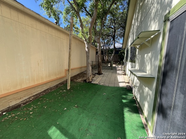 Image 28 of 36 For 7339 Hunters Land