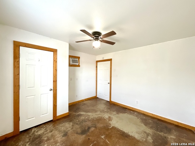 Image 12 of 16 For 573 Texas 97  104