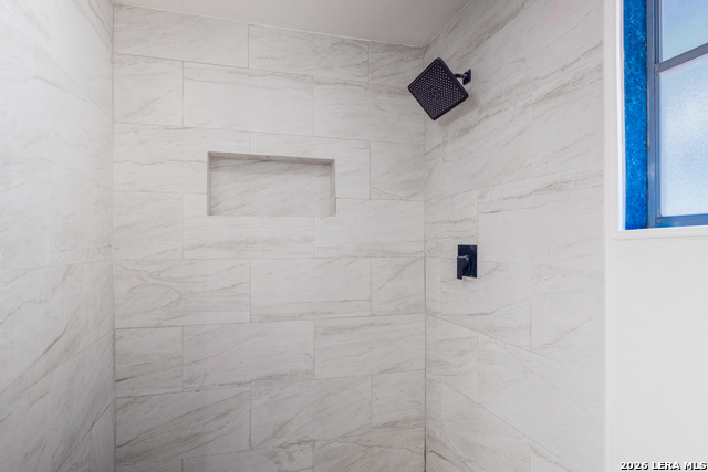 Listing photo id 14 for 1730 Mistletoe Ave W