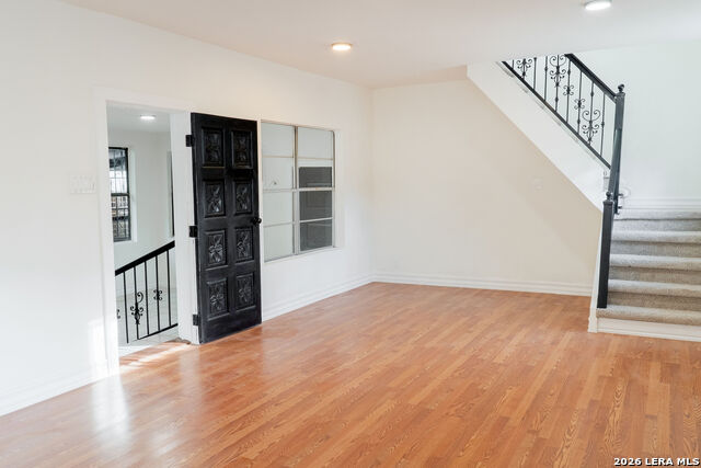 Listing photo id 17 for 1730 Mistletoe Ave W