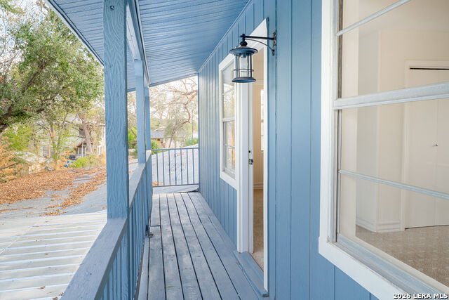 Listing photo id 22 for 1730 Mistletoe Ave W