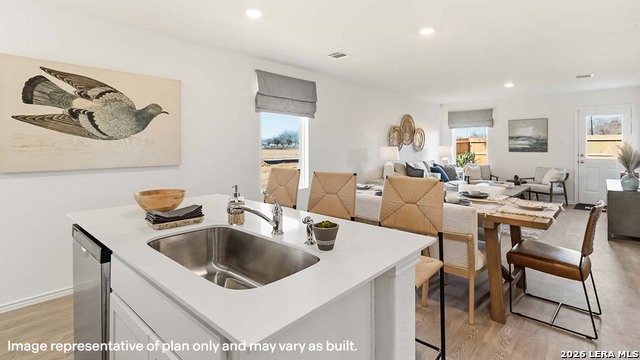 Image 11 of 40 For 1022 Catalonia Pass