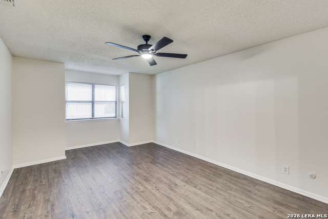 Image 15 of 32 For 7738 Chambers Rd  501