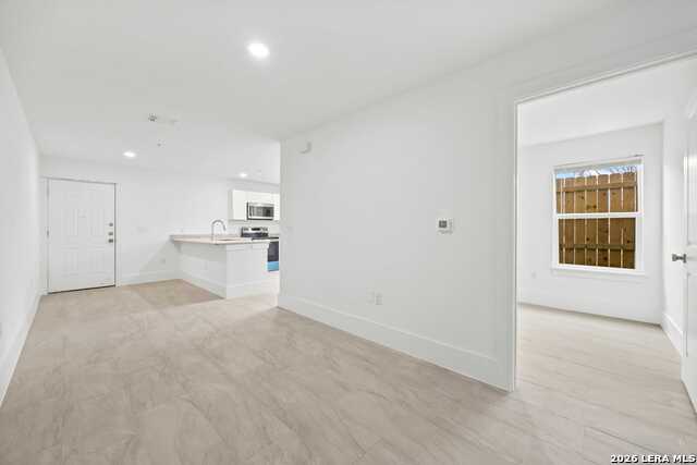 Image 11 of 18 For 138 Ware Blvd  1102