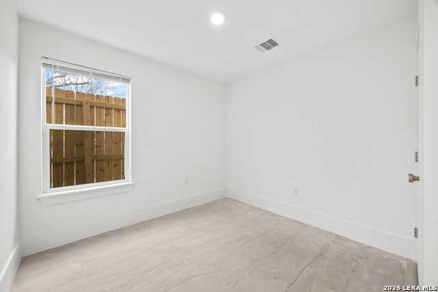 Image 13 of 18 For 138 Ware Blvd  1102