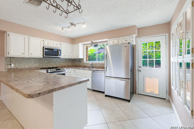 Image 11 of 24 For 6430 Ridge Forest Dr