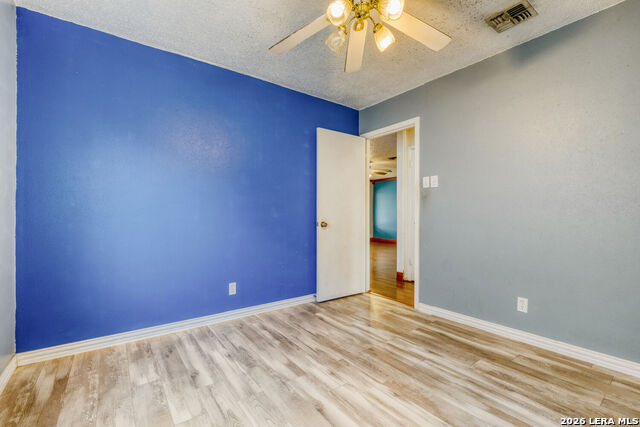 Image 22 of 26 For 5434 Green Grove Dr