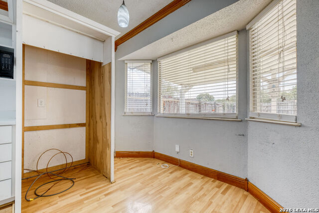 Image 4 of 26 For 5434 Green Grove Dr