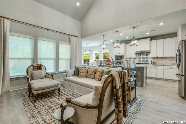 Image 22 of 37 For 639 Bindseil