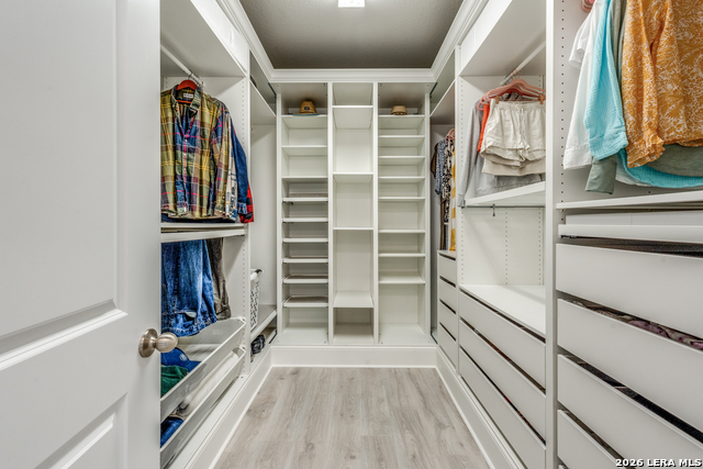 Image 32 of 37 For 639 Bindseil