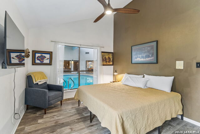 Listing photo id 9 for 3442 River Path