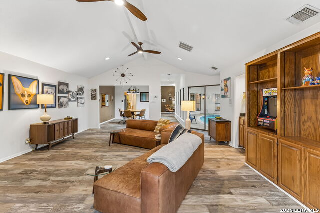 Listing photo id 24 for 3442 River Path