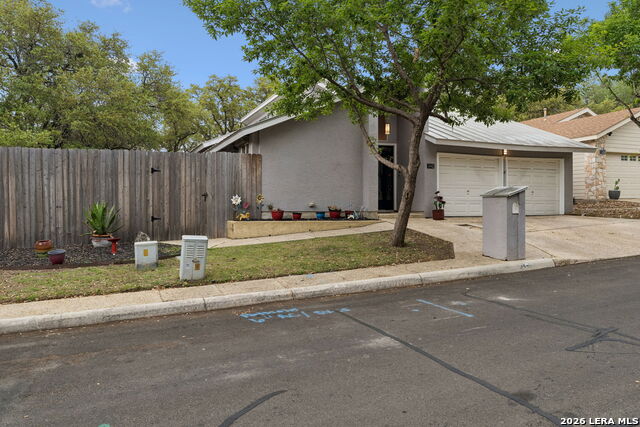 Listing photo id 3 for 3442 River Path