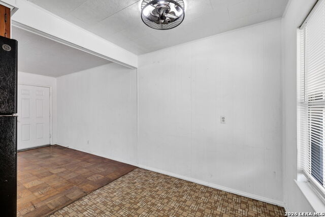 Image 10 of 33 For 331 Saipan Pl