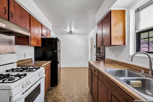 Image 12 of 33 For 331 Saipan Pl