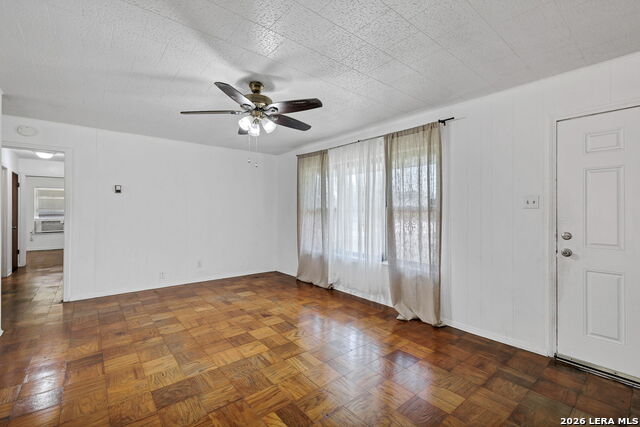 Image 7 of 33 For 331 Saipan Pl