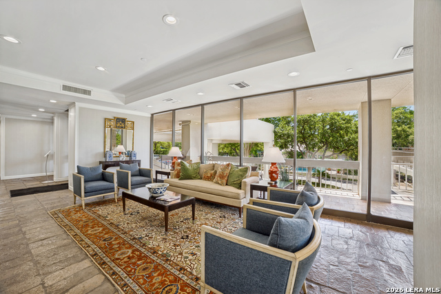 Image 16 of 18 For 4001 New Braunfels N Apt 1202a