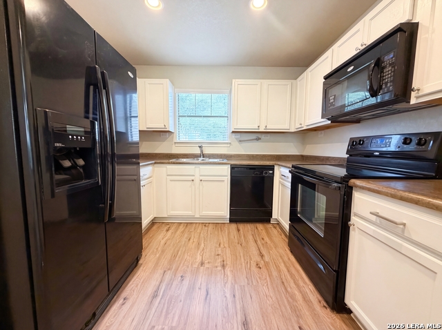 Image 2 of 17 For 5708 Maxfli Dr