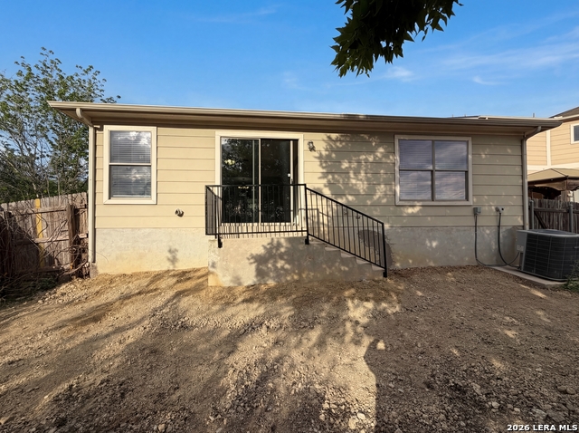 Image 5 of 17 For 5708 Maxfli Dr