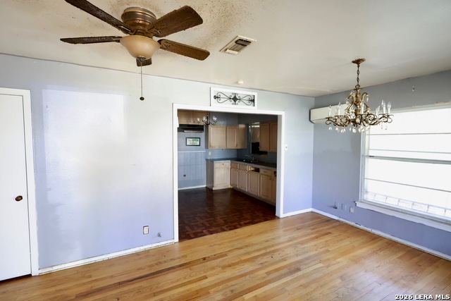 Image 4 of 15 For 654 Ellor Dr