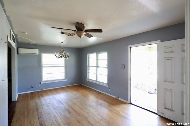 Image 5 of 15 For 654 Ellor Dr