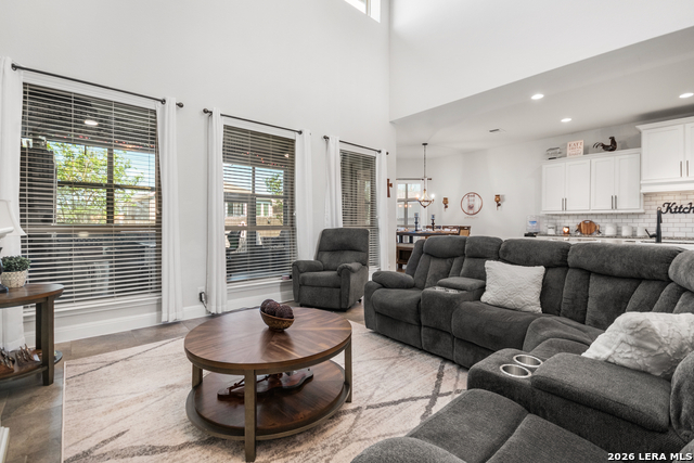 Image 14 of 47 For 417 Bee Caves Cv