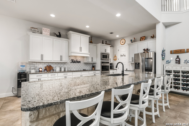 Image 17 of 47 For 417 Bee Caves Cv