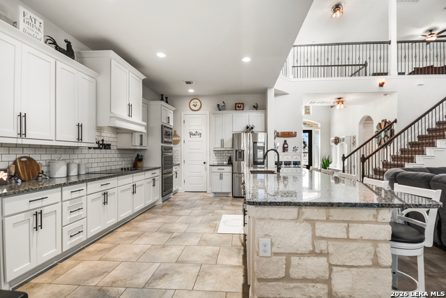 Image 18 of 47 For 417 Bee Caves Cv