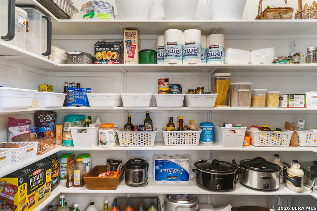 Image 23 of 47 For 417 Bee Caves Cv