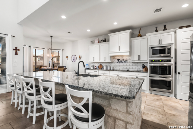 Image 3 of 47 For 417 Bee Caves Cv