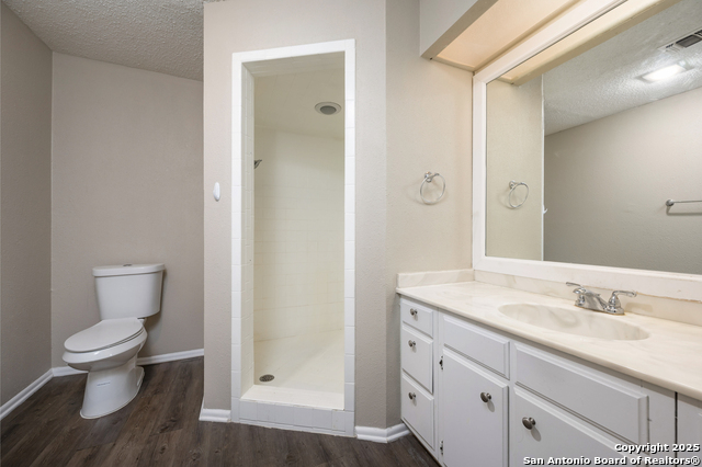 Image 15 of 28 For 1819 Babcock Rd  704