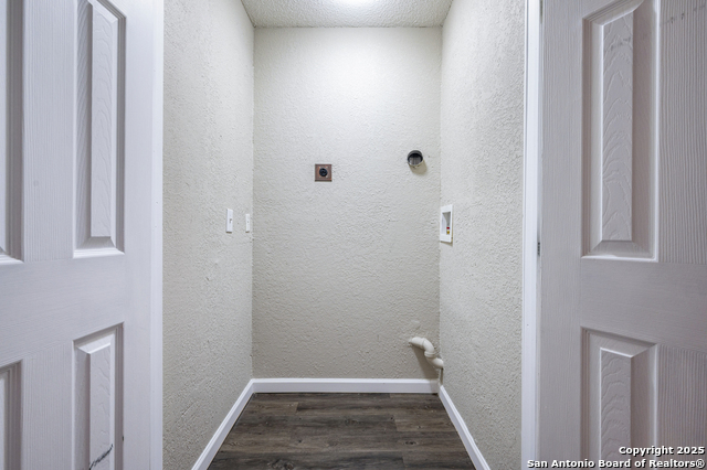 Image 21 of 28 For 1819 Babcock Rd  704