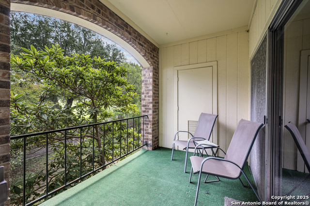 Image 22 of 28 For 1819 Babcock Rd  704