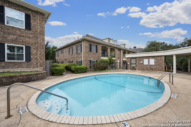 Image 27 of 28 For 1819 Babcock Rd  704