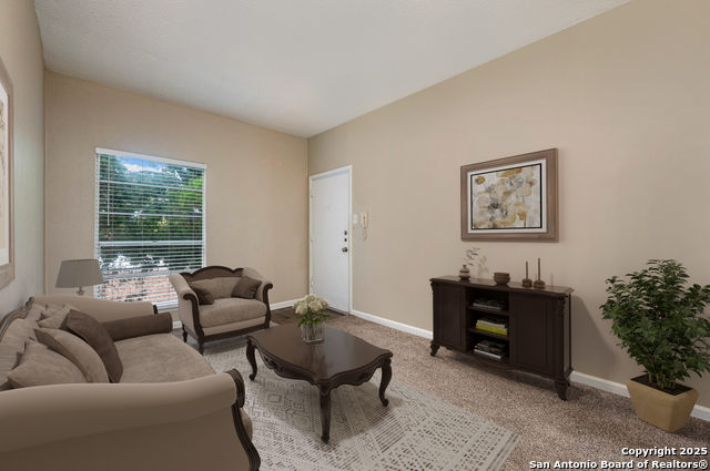 Image 5 of 28 For 1819 Babcock Rd  704