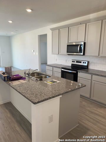 Image 6 of 21 For 2164 Griffith