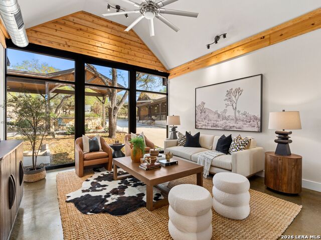 Image 13 of 90 For 1146 Victoria Ln