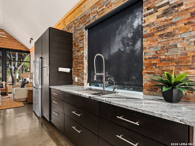 Image 21 of 90 For 1146 Victoria Ln