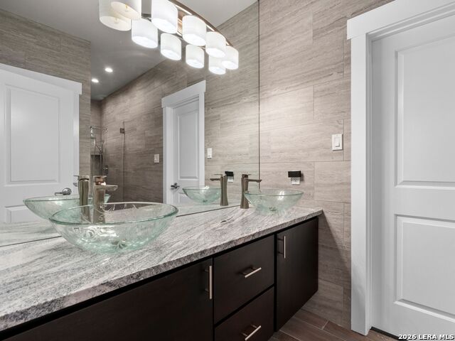 Image 28 of 90 For 1146 Victoria Ln