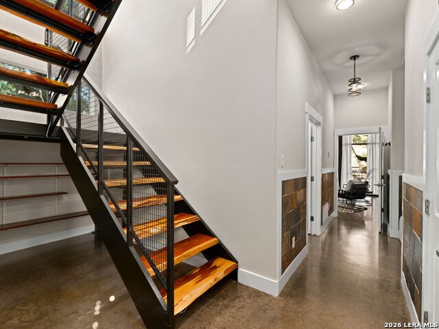 Image 32 of 90 For 1146 Victoria Ln