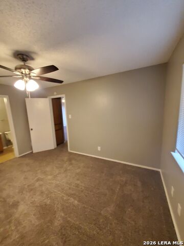 Listing photo id 14 for 8930 Hambledon Dr