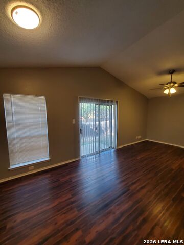 Listing photo id 6 for 8930 Hambledon Dr