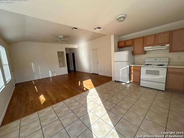 Image 2 of 11 For 14543 Clovelly Wood