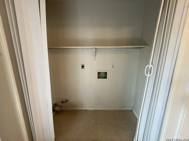 Listing photo id 20 for 8869 Meadow Trace Street