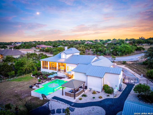 Image 4 of 54 For 1623 Decanter